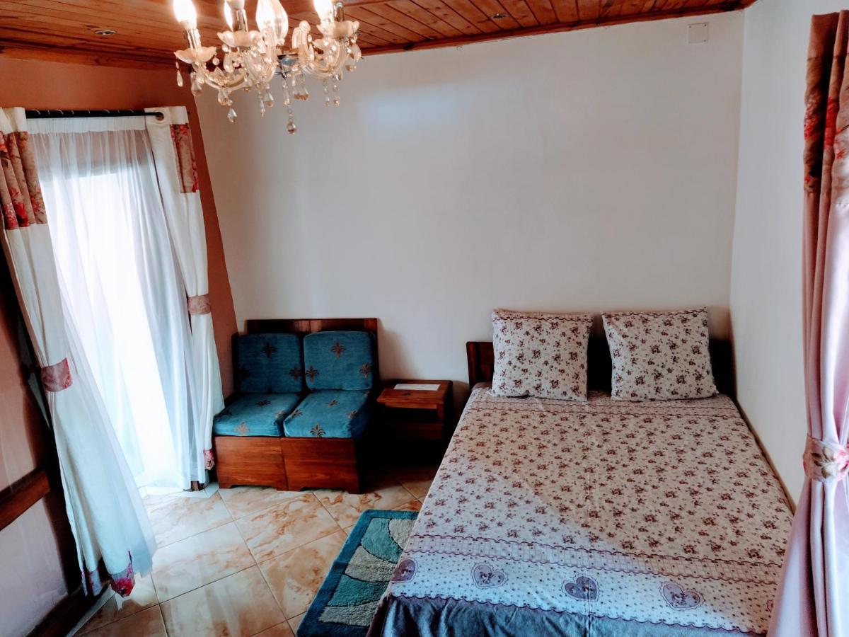 Oceanis Home & Voyages Ivato  Buitenkant foto