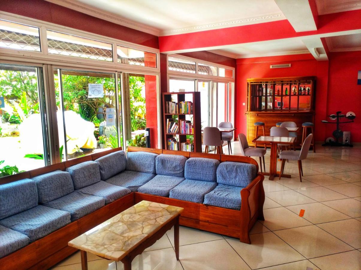 Oceanis Home & Voyages Ivato  Buitenkant foto