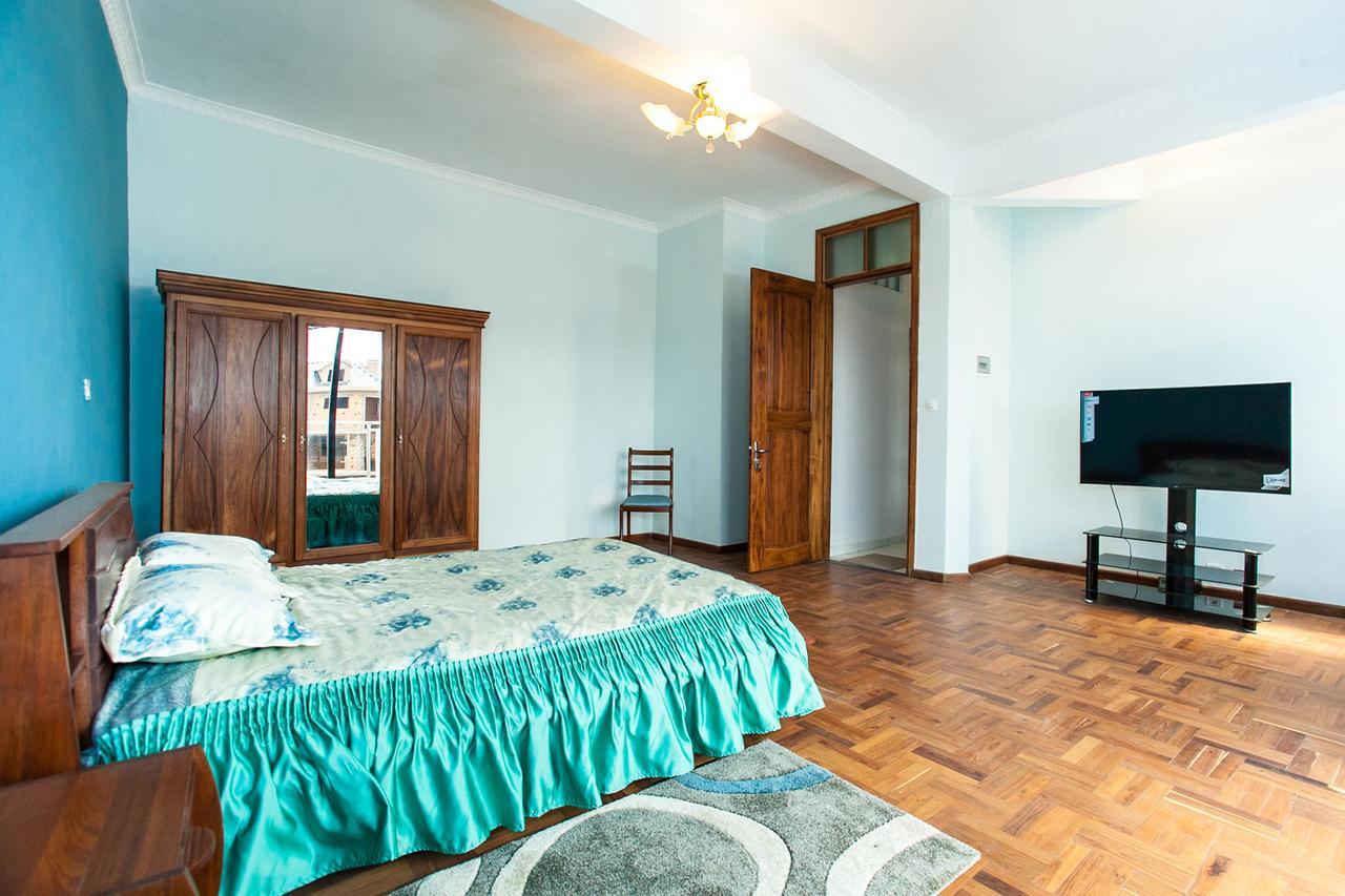 Oceanis Home & Voyages Ivato  Buitenkant foto
