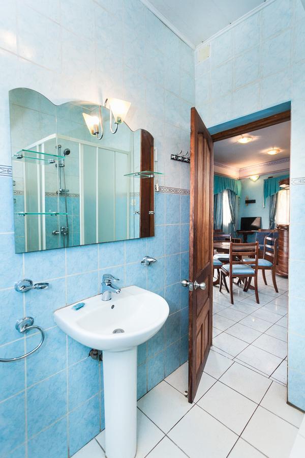 Oceanis Home & Voyages Ivato  Buitenkant foto