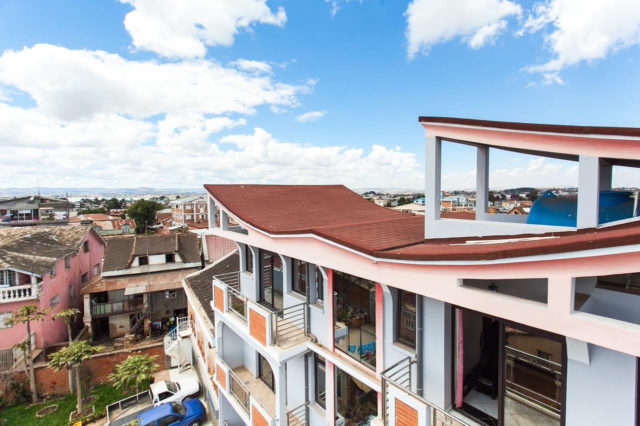 Oceanis Home & Voyages Ivato  Buitenkant foto