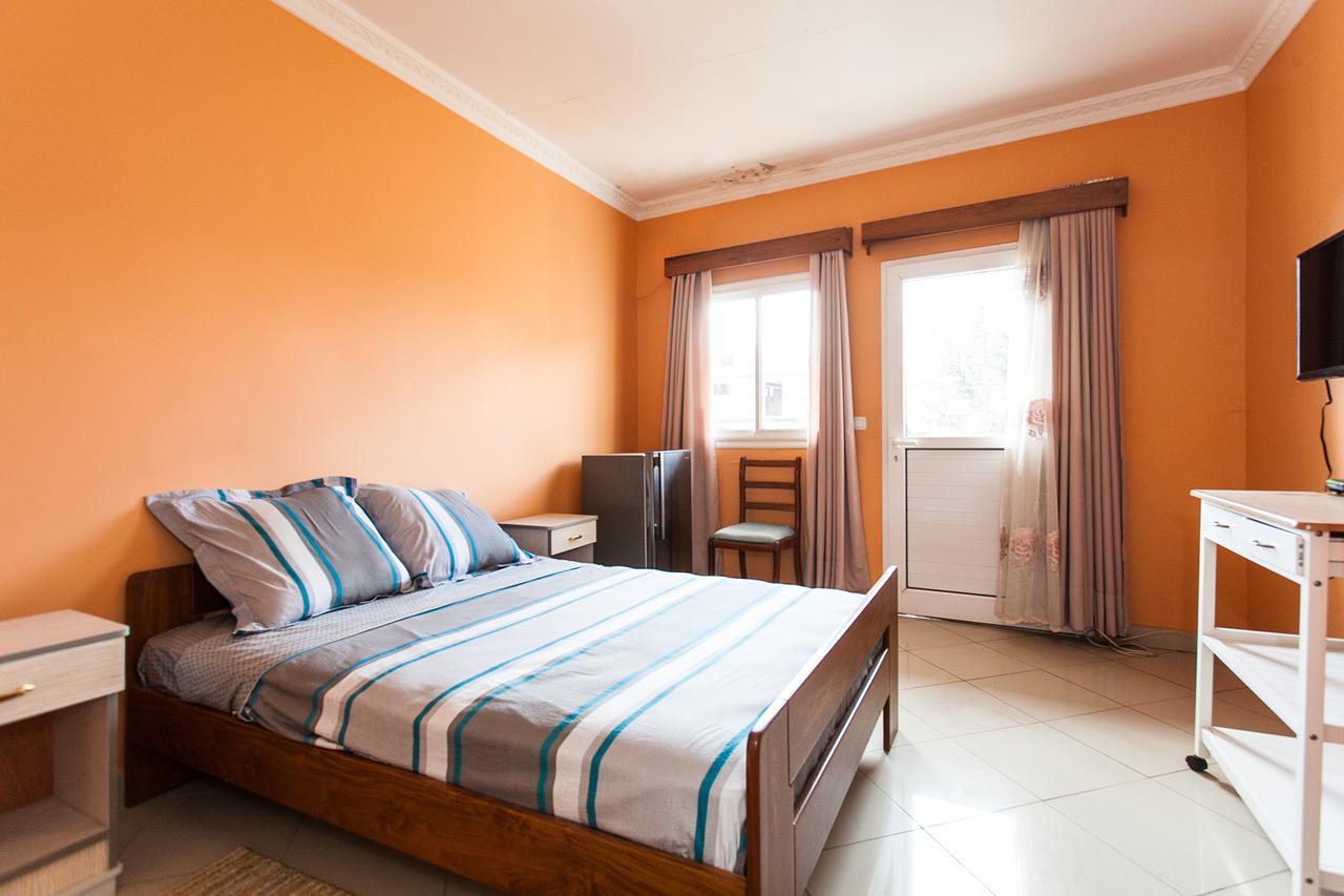 Oceanis Home & Voyages Ivato  Buitenkant foto