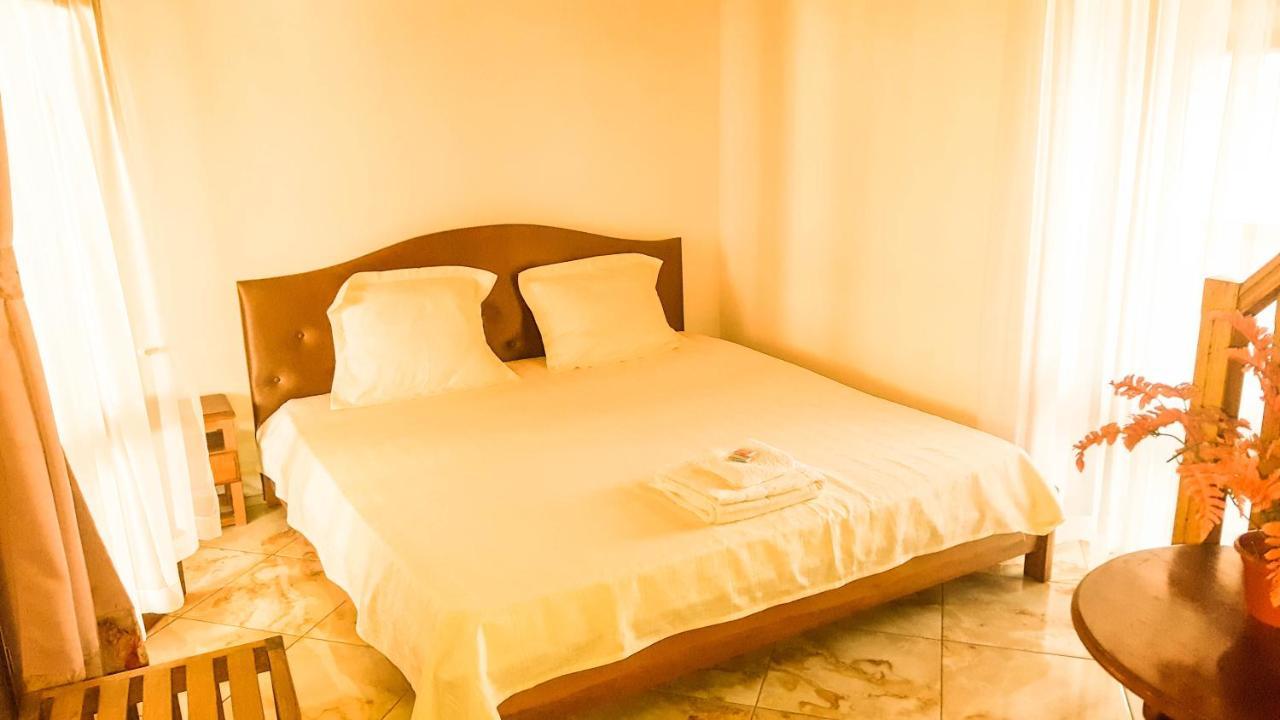 Oceanis Home & Voyages Ivato  Buitenkant foto